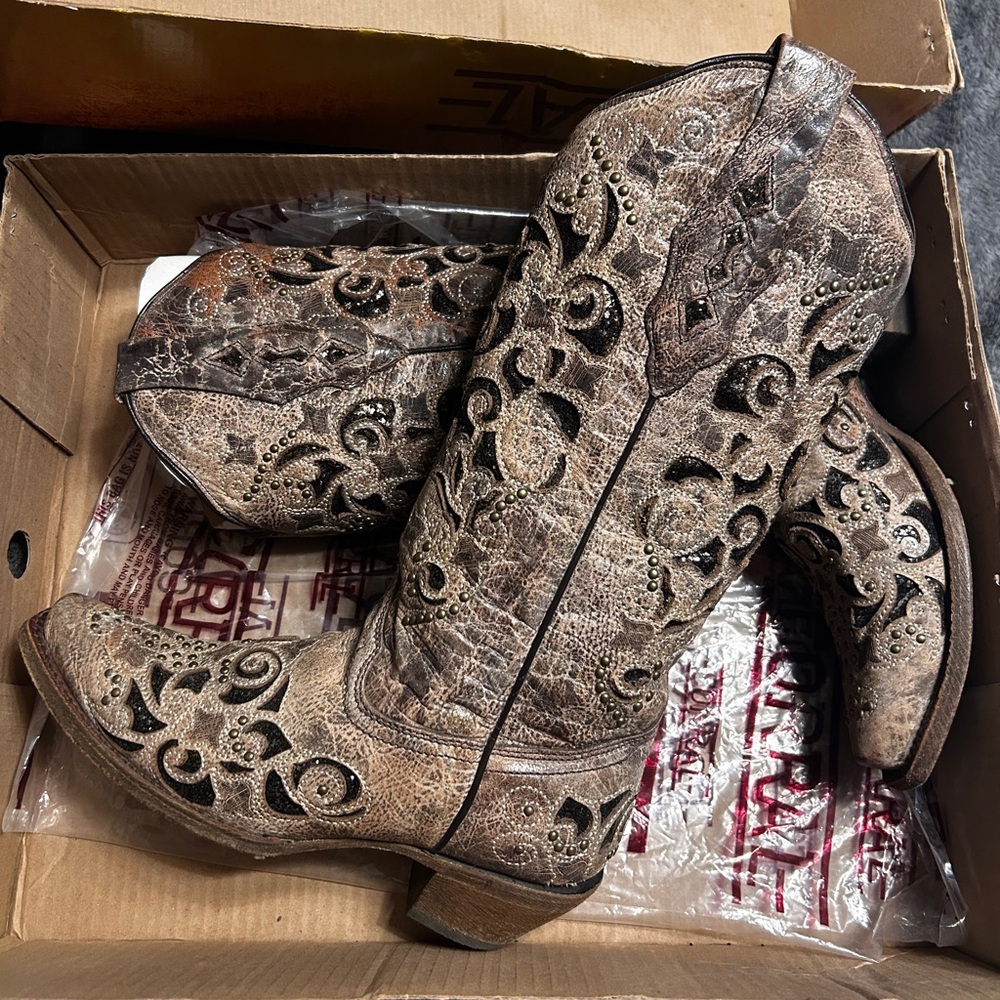 Women corral boots